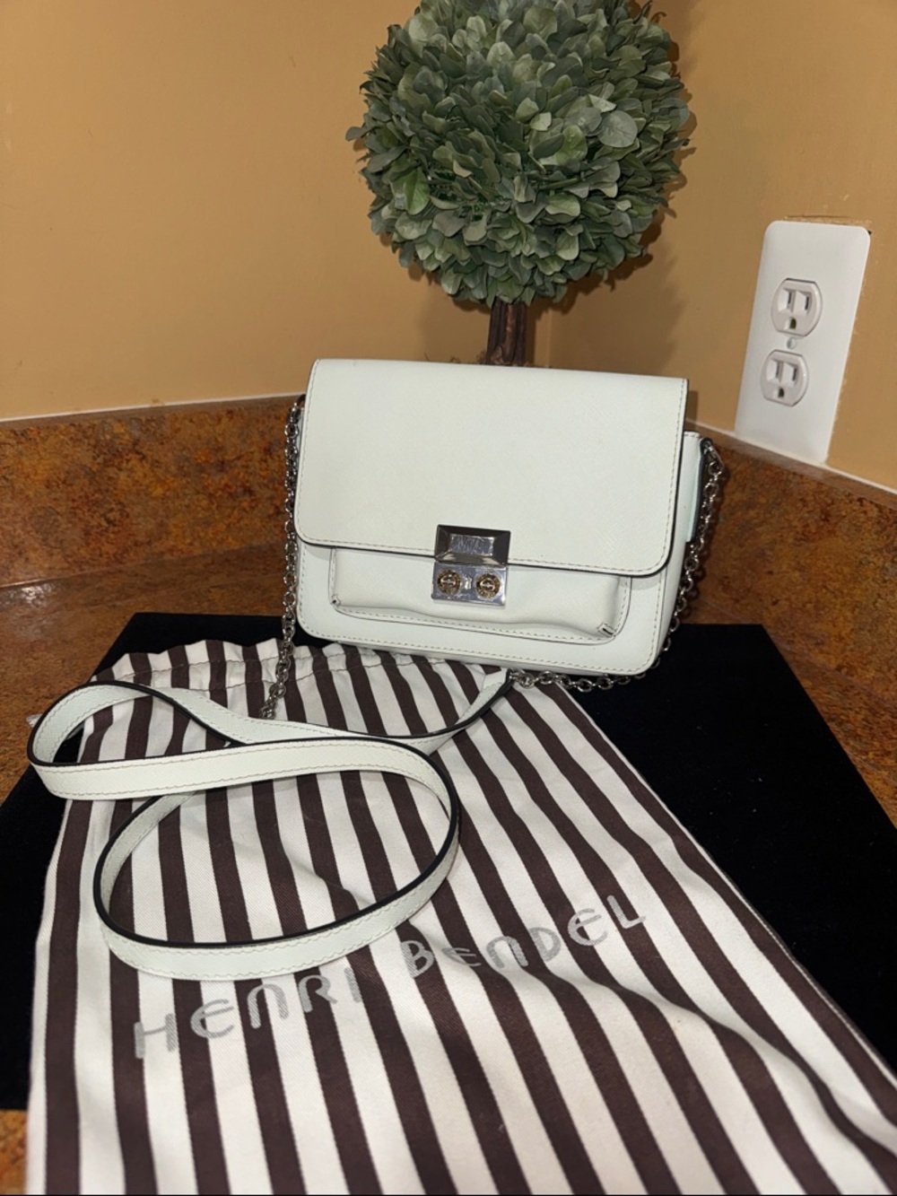 Henri Bendel Mint Green Crossbody w/dustbag